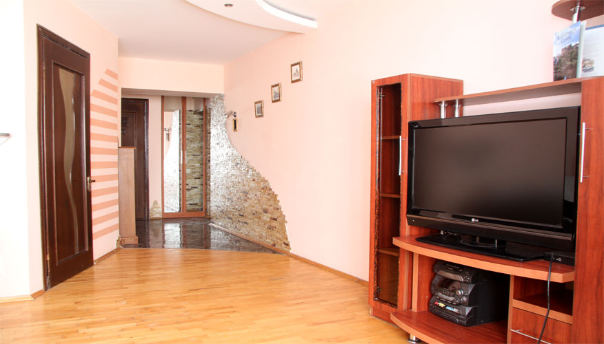 Appartamento molto economico in affitto a Chisinau: 2 stanze, 1 camera da letto, 49 m²